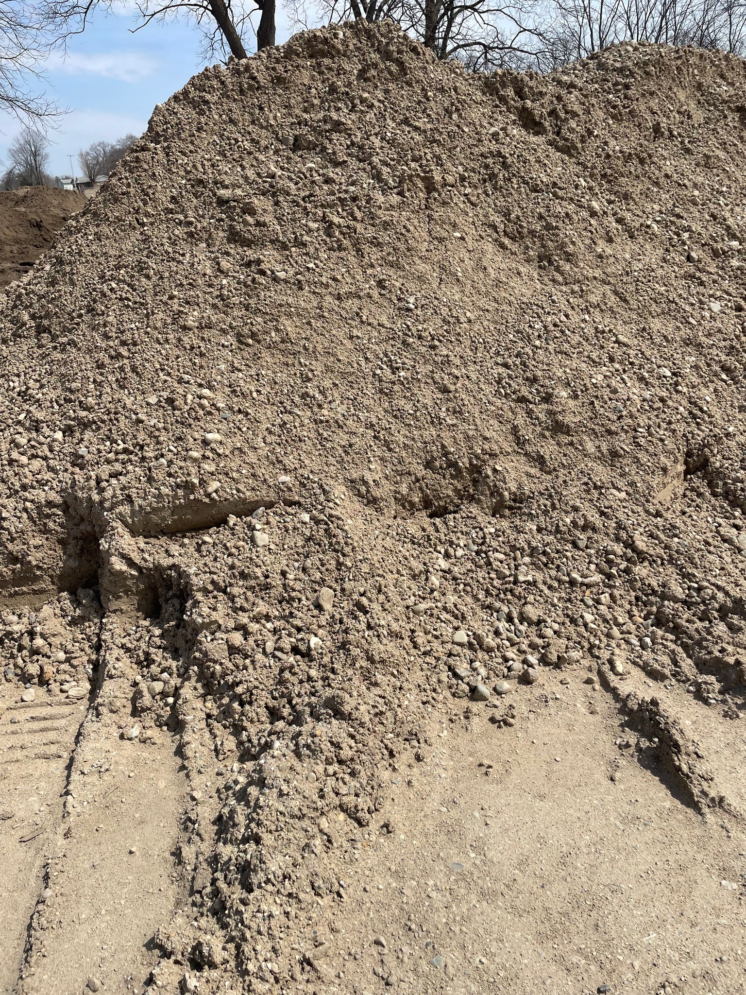 GRAVEL-YARD